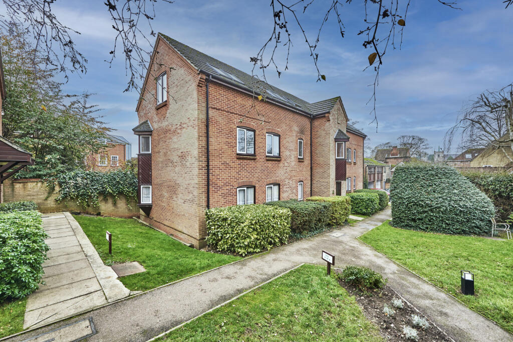 Main image of property: The Putterills, Harpenden, Herts, AL5