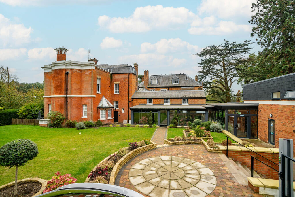 Studio apartment for rent in Blanche Lane, South Mimms, Potters Bar