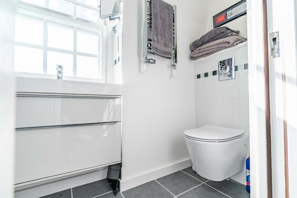 Additional property image - Sovereign Way, St. Albans, Hertfordshire, AL3