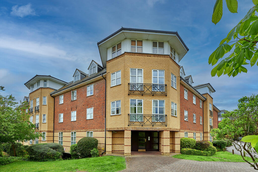 Main image of property: Dexter Close, St. Albans, Hertfordshire, AL1