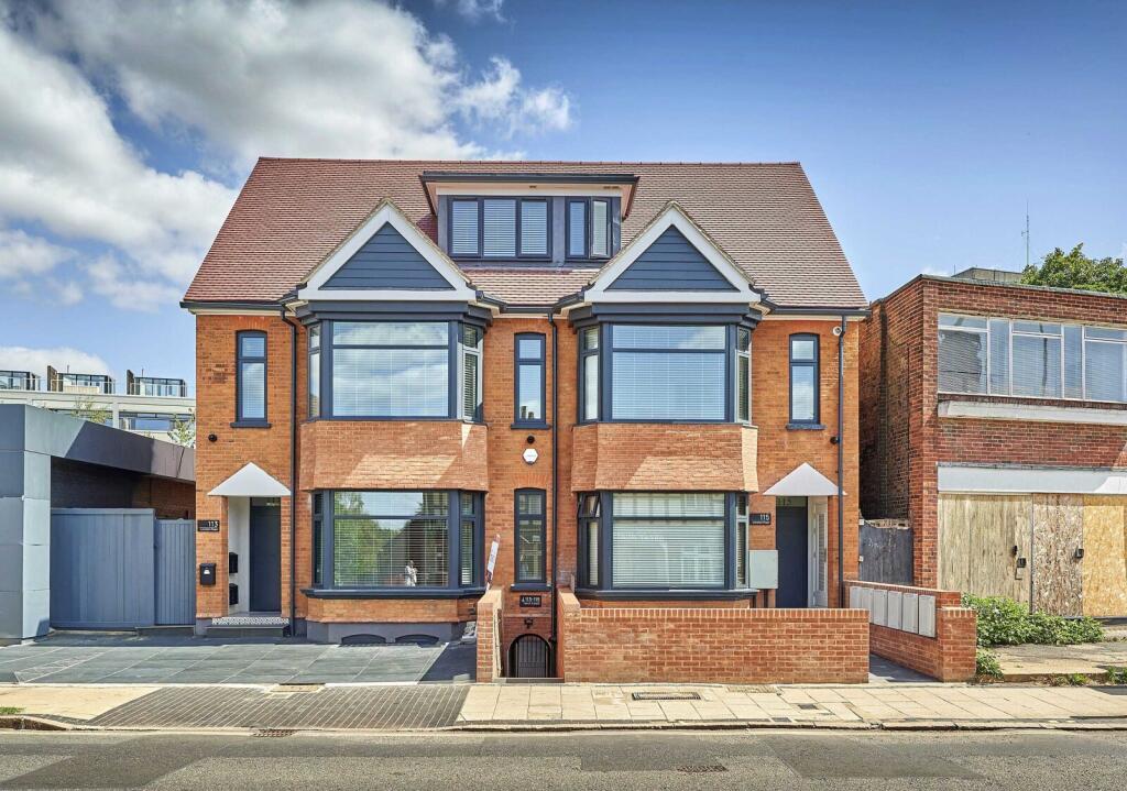 Main image of property: London Road, St Albans, Hertfordshire, AL1