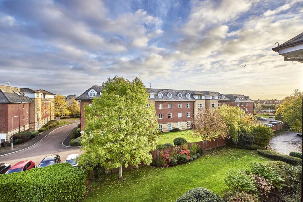 Main image of property: Park View Close, St. Albans, Hertfordshire, AL1