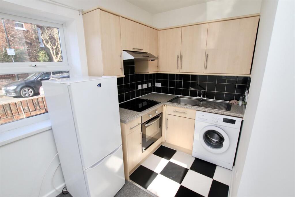Main image of property: 1 Bedroom Flat | Southampton | Available NOW