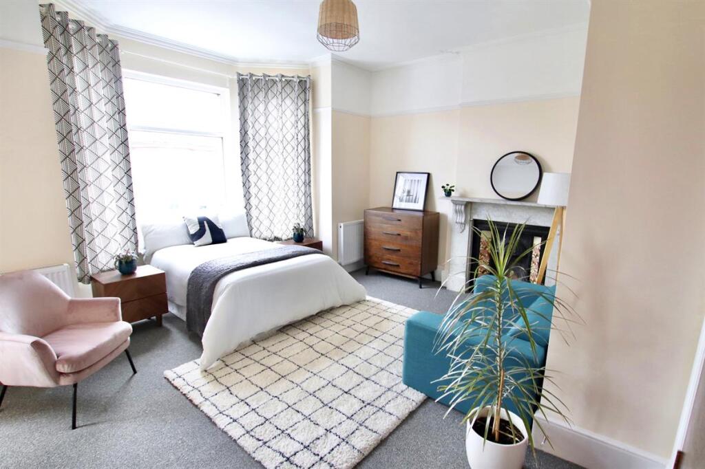 Main image of property:  Spacious Modern Room | En-suite | All Bills Included | Available 1st July 2025