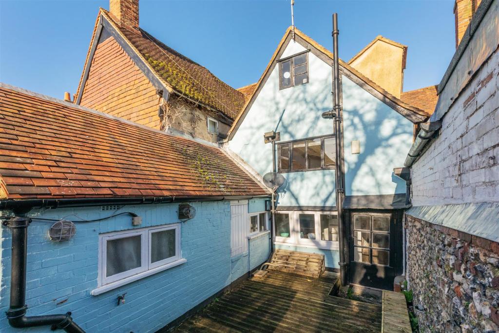 3 bedroom terraced house for sale in New Street, HenleyOnThames, RG9