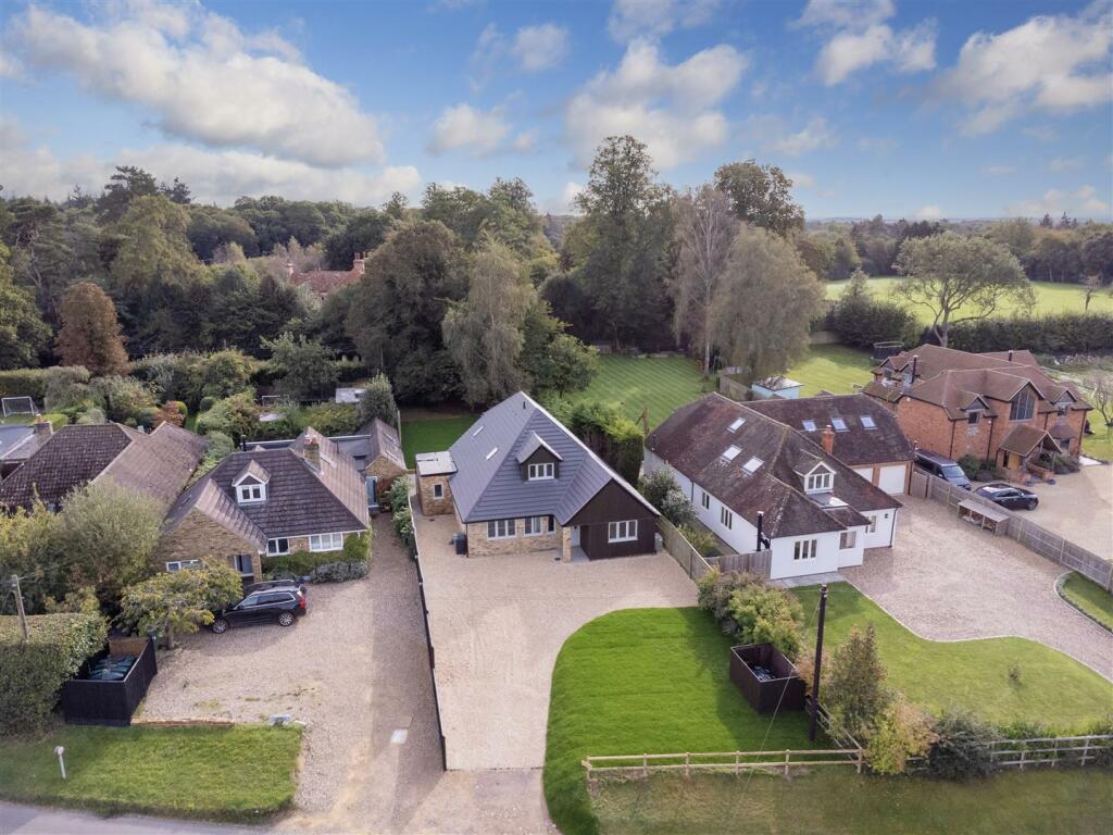 4 bedroom detached house for sale in Highmoor, Henley on Thames, RG9