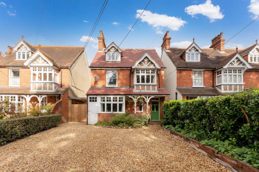 5 bedroom detached house for sale in Blounts Court Road, Peppard Common, HenleyOnThames, RG9