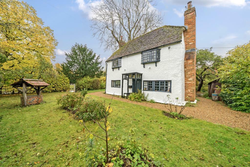 3 bedroom detached house for sale in School Road, Hurst, RG10