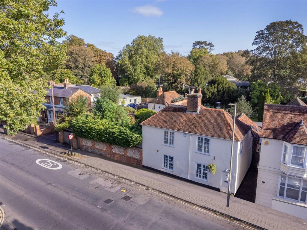 3 bedroom detached house for sale in Northfield End, HenleyOnThames, RG9