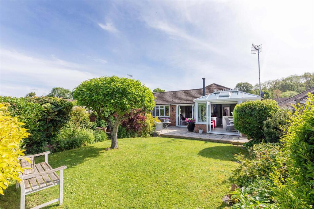 Main image of property: The Green, Middle Assendon
