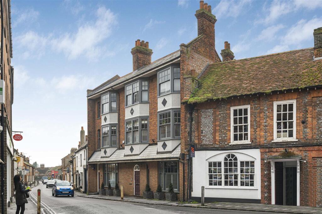 Main image of property: Couching Street, Couching House, OX49