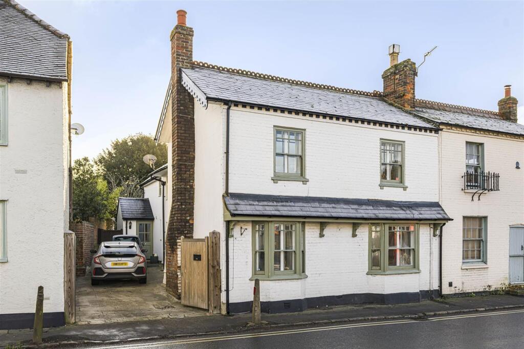 Main image of property: Couching Street, Watlington, OX49
