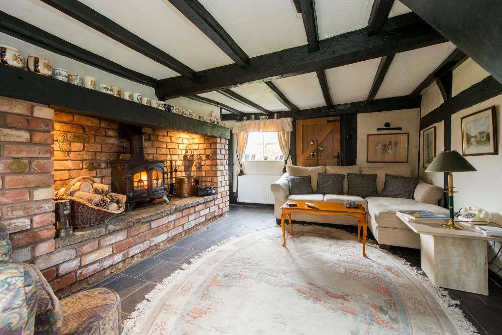 3 bedroom detached house for sale in The Thatch, Crowle Green, Crowle