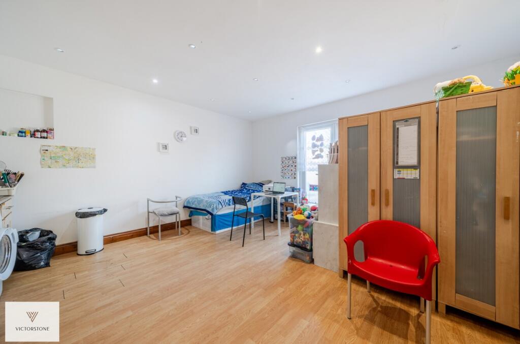 Main image of property: Finchs Court Mews, London, E14