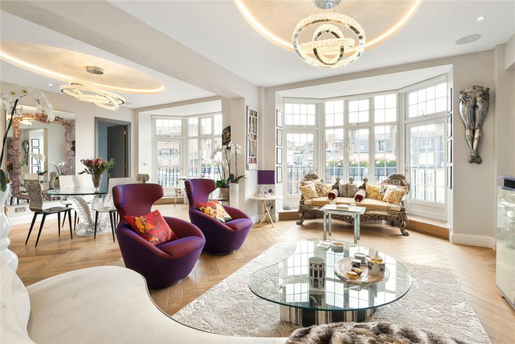 2 bedroom apartment for sale in Curzon Street, Mayfair, London, W1J