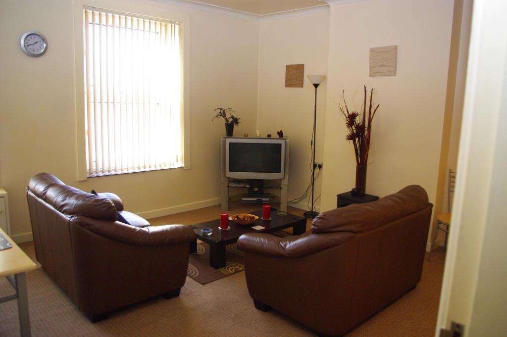 1 bedroom flat for rent in Blackburn Road,Bolton,BL1