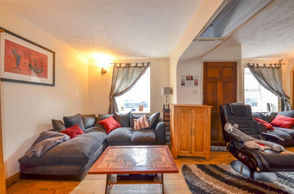 5 bedroom detached house for sale in Bethesda Street, Amlwch, Isle Of