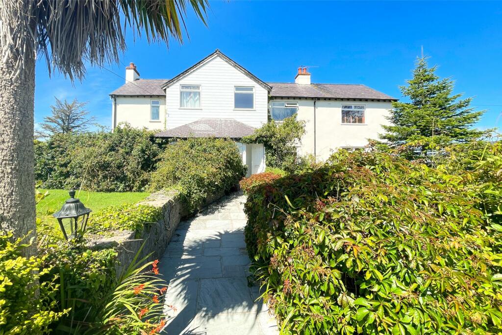 4 bedroom detached house for sale in Four Mile Bridge, Holyhead, Isle