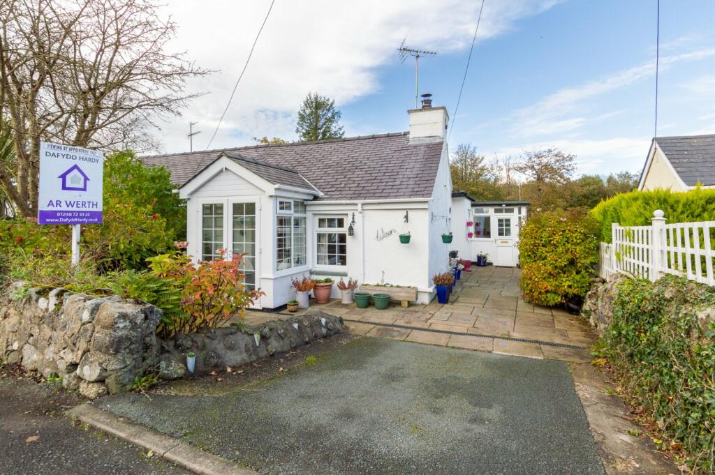 2 bedroom bungalow for sale in Bwlch, TynYGongl, Isle of Anglesey, LL74