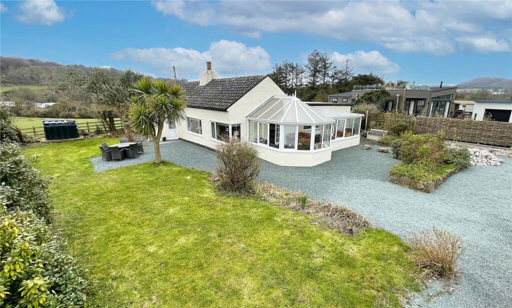 3 bedroom bungalow for sale in Dulas, Anglesey, LL70