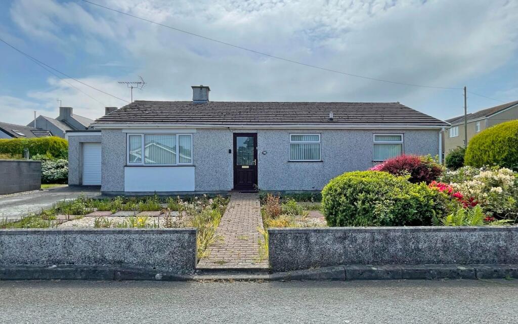 3 bedroom bungalow for sale in Rhosybol, Amlwch, Isle of Anglesey, LL68