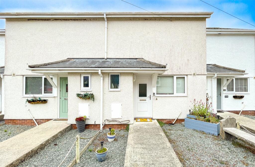 2 bedroom terraced house for sale in Moelfre, Isle of Anglesey, LL72