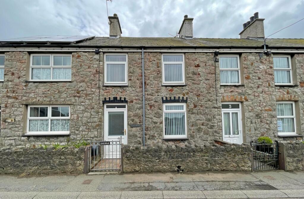 2 bedroom terraced house for sale in Lon Uchaf, Brynsiencyn
