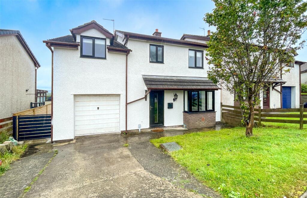 4 bedroom semidetached house for sale in Maes Derwydd, Llangefni, Isle