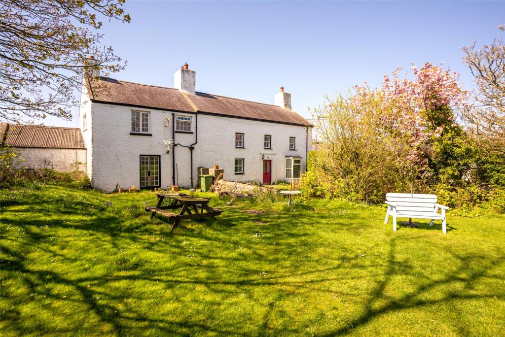 5 bedroom detached house for sale in Four Mile Bridge, Holyhead, Sir