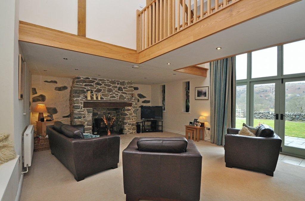 3 bedroom semidetached house for sale in Waunfawr, Caernarfon, LL55