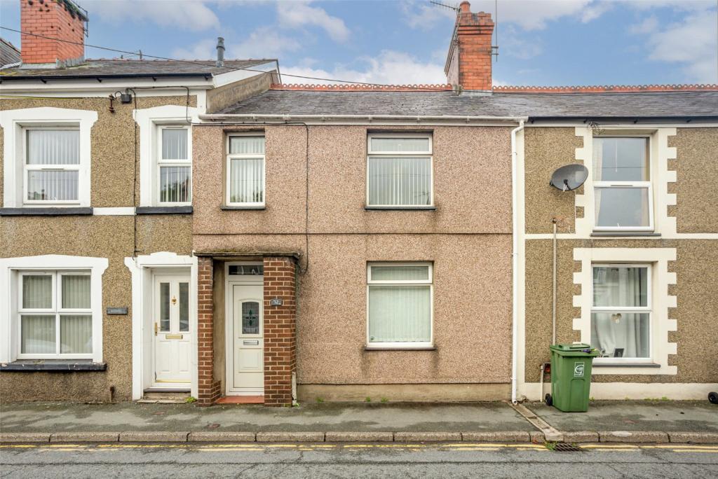 3 bedroom terraced house for sale in High Street, Penygroes, Caernarfon