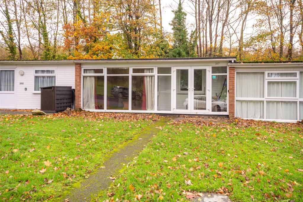 2 bedroom apartment for sale in Millstream, Caeathro, Caernarfon