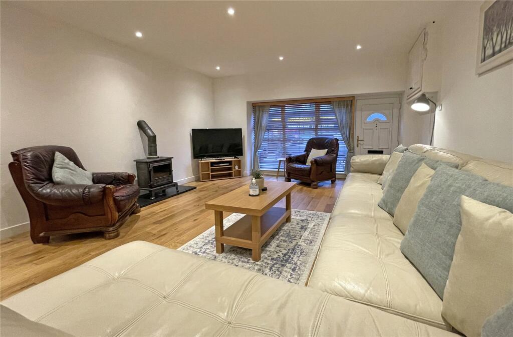 3 bedroom terraced house for sale in High Street, Llanberis, Caernarfon