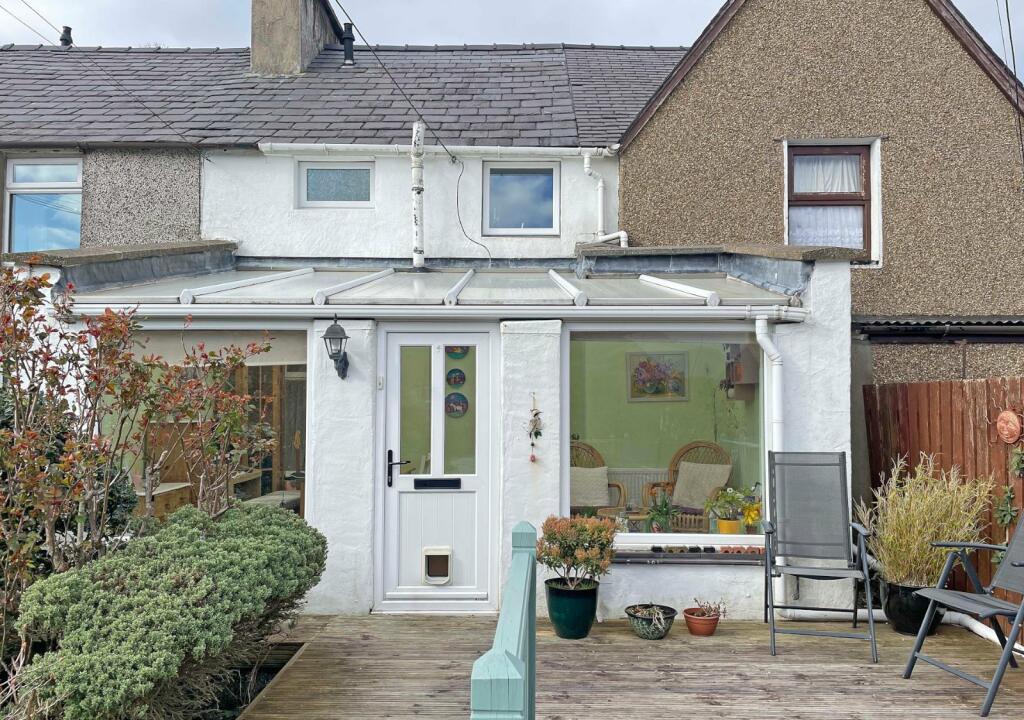 2 bedroom terraced house for sale in Fron Goch, Llanberis, Caernarfon, LL55