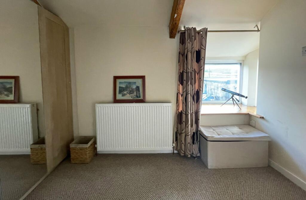 5 bedroom detached house for sale in Upper Llandwrog, Caernarfon