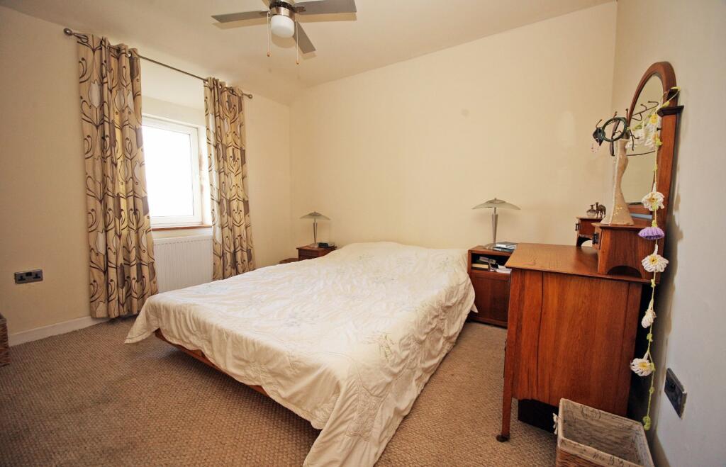 5 bedroom detached house for sale in Upper Llandwrog, Caernarfon