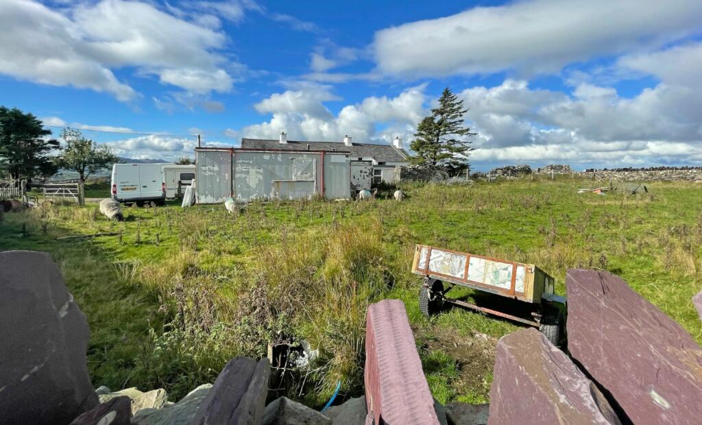 5 bedroom detached house for sale in Upper Llandwrog, Caernarfon