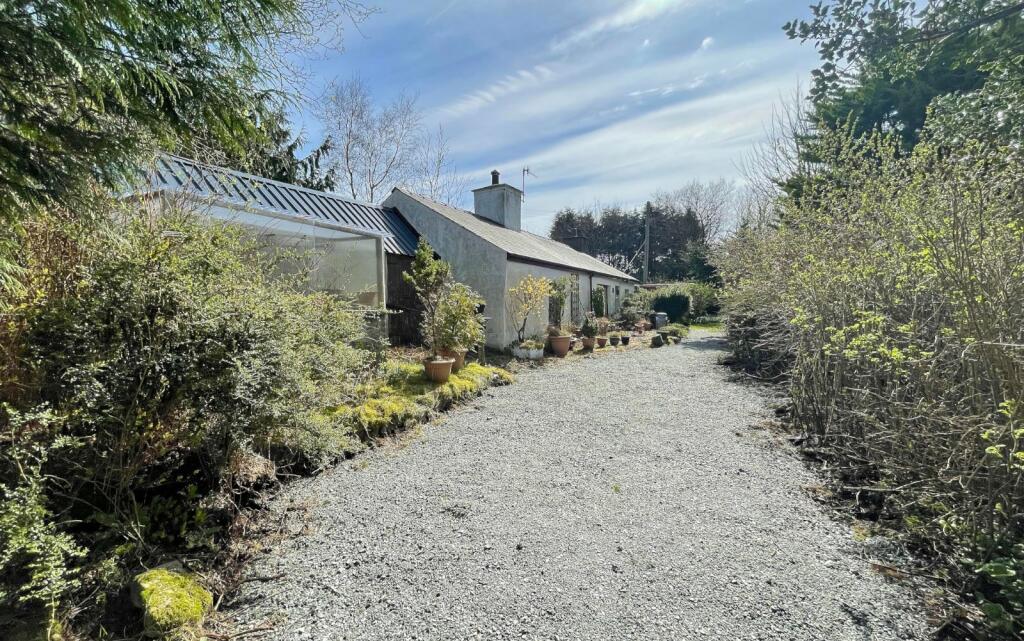 2 bedroom detached house for sale in Upper Llandwrog, Caernarfon