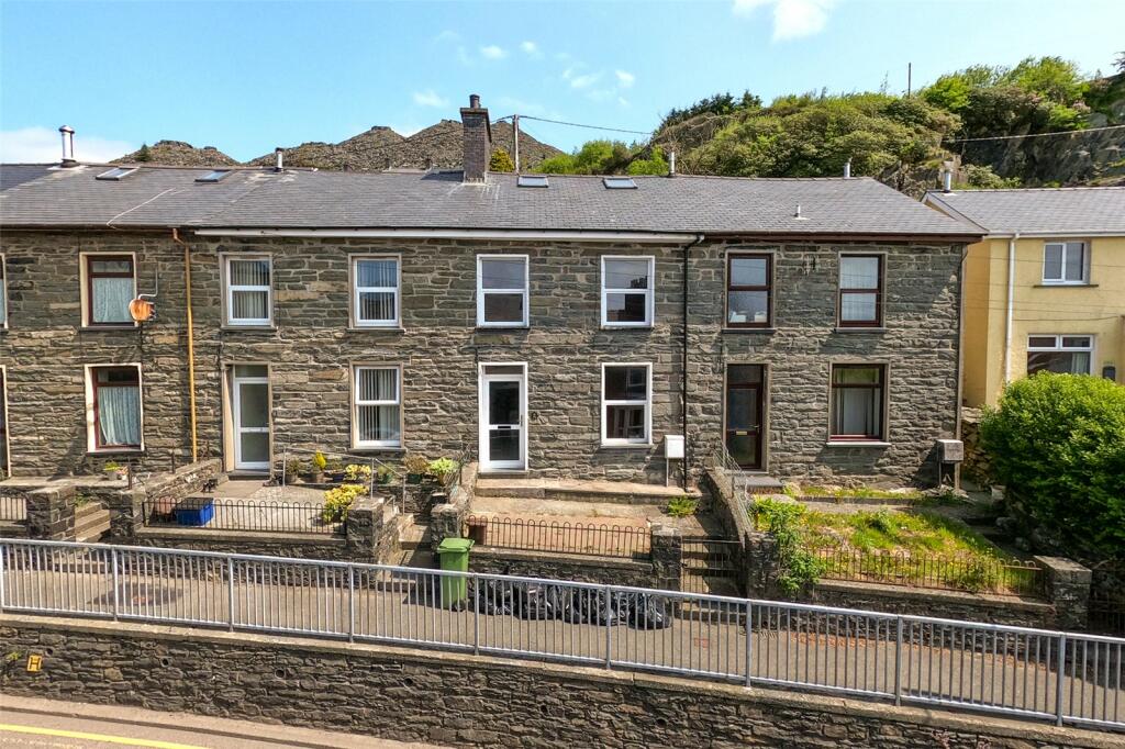 3 bedroom terraced house for sale in High Street, Blaenau Ffestiniog, LL41