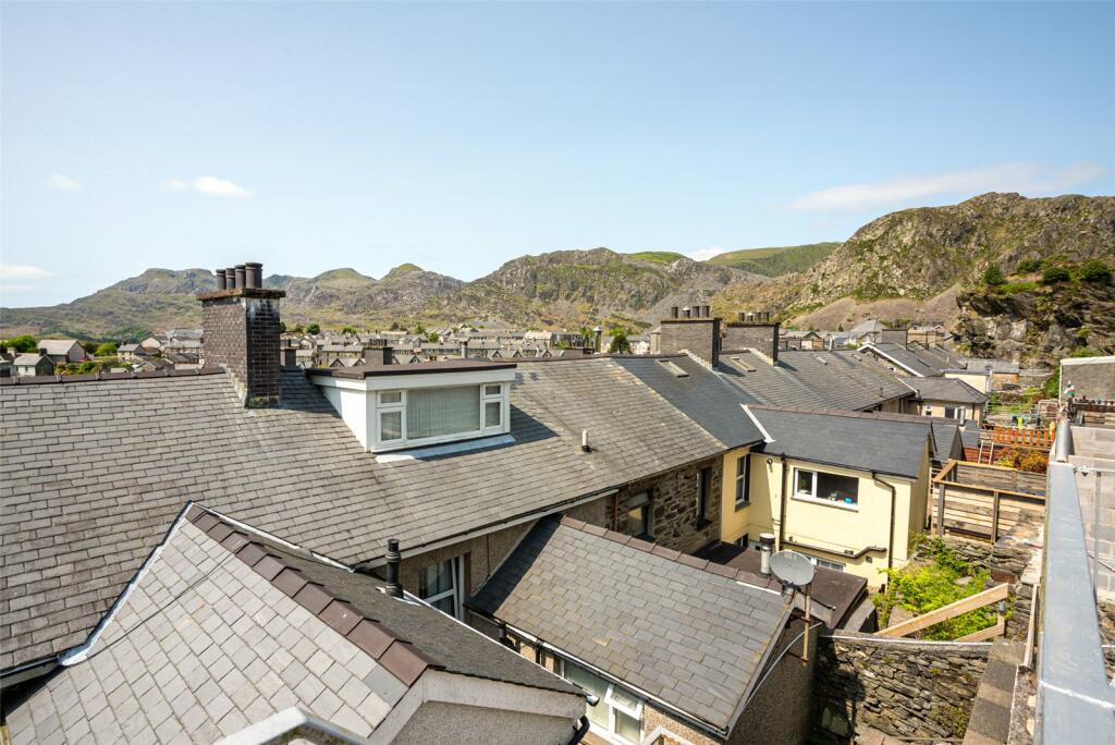 3 bedroom terraced house for sale in High Street, Blaenau Ffestiniog, LL41