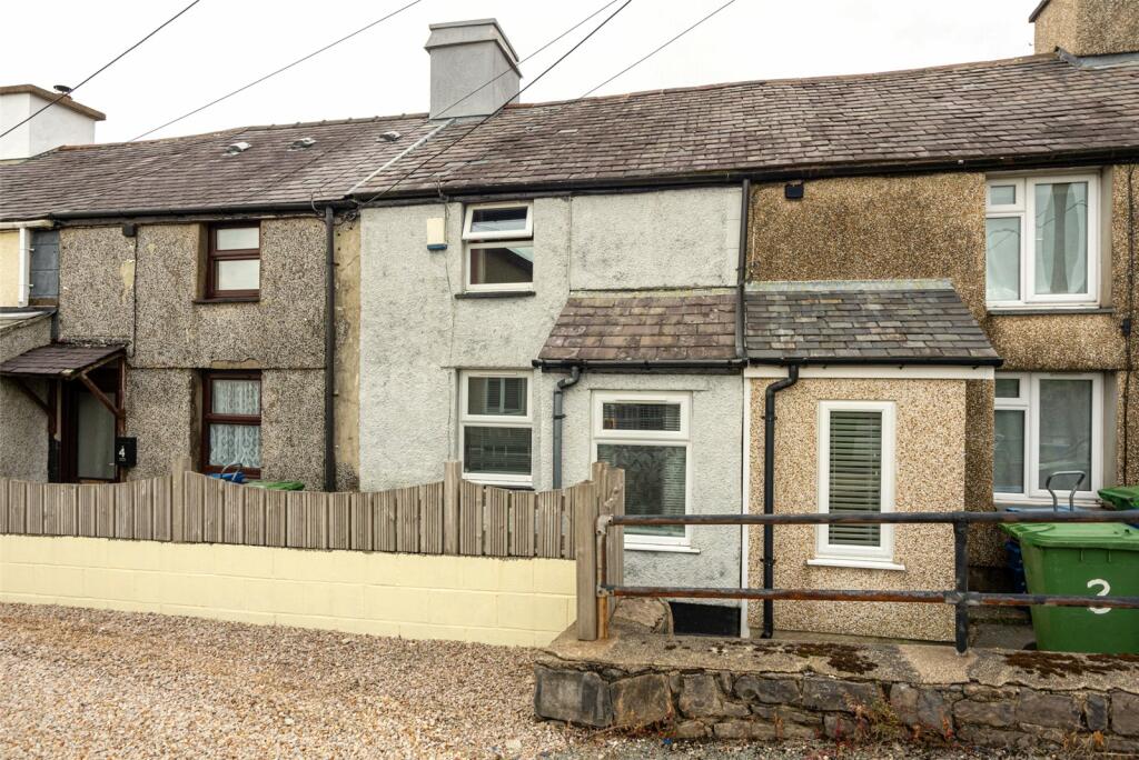2 bedroom terraced house for sale in Llanrug, Caernarfon, Gwynedd, LL55