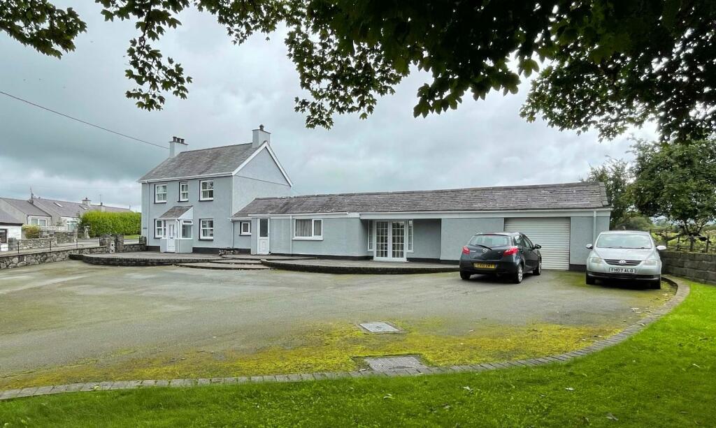 4 bedroom detached house for sale in Bethel, Caernarfon, Gwynedd, LL55
