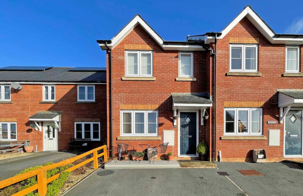 2 bedroom semidetached house for sale in Gwel Y Llan, Caernarfon, Gwynedd, LL55