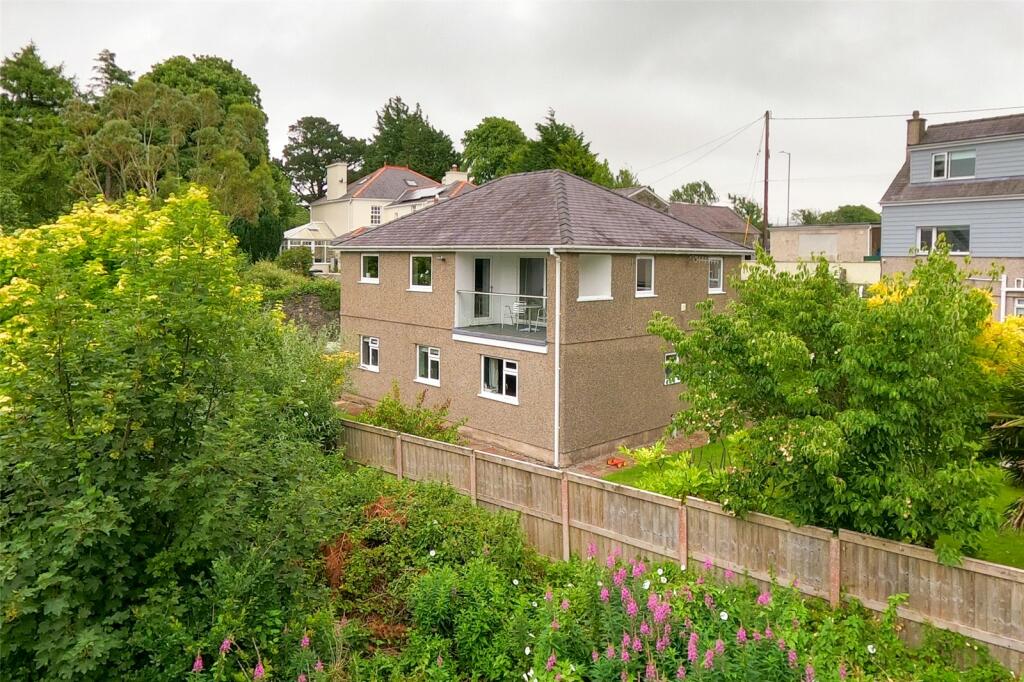4 bedroom detached house for sale in Llanwnda, Caernarfon, Gwynedd, LL54