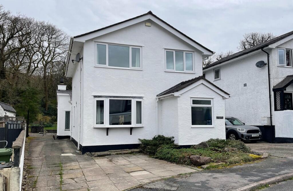 4 bedroom link detached house for sale in Coed Y Glyn, Llanberis