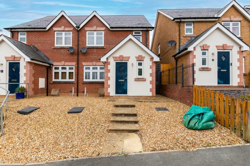 3 bedroom semidetached house for sale in Gwel Y Llan, Caernarfon, Gwynedd, LL55
