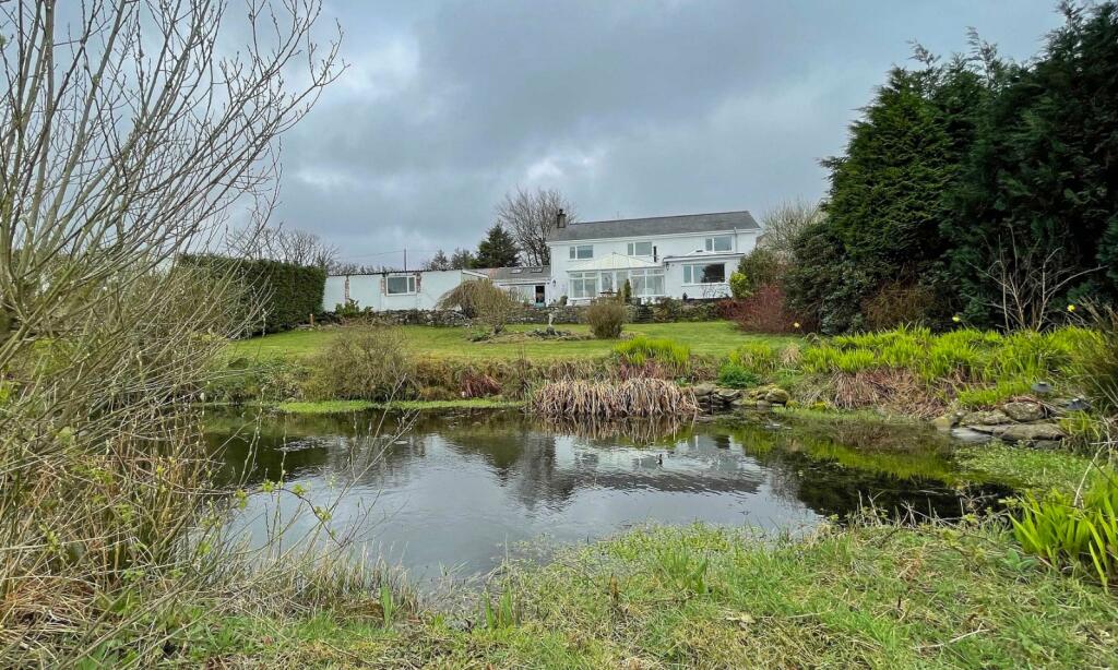 4 bedroom detached house for sale in Rhosgadfan, Caernarfon, Gwynedd, LL54