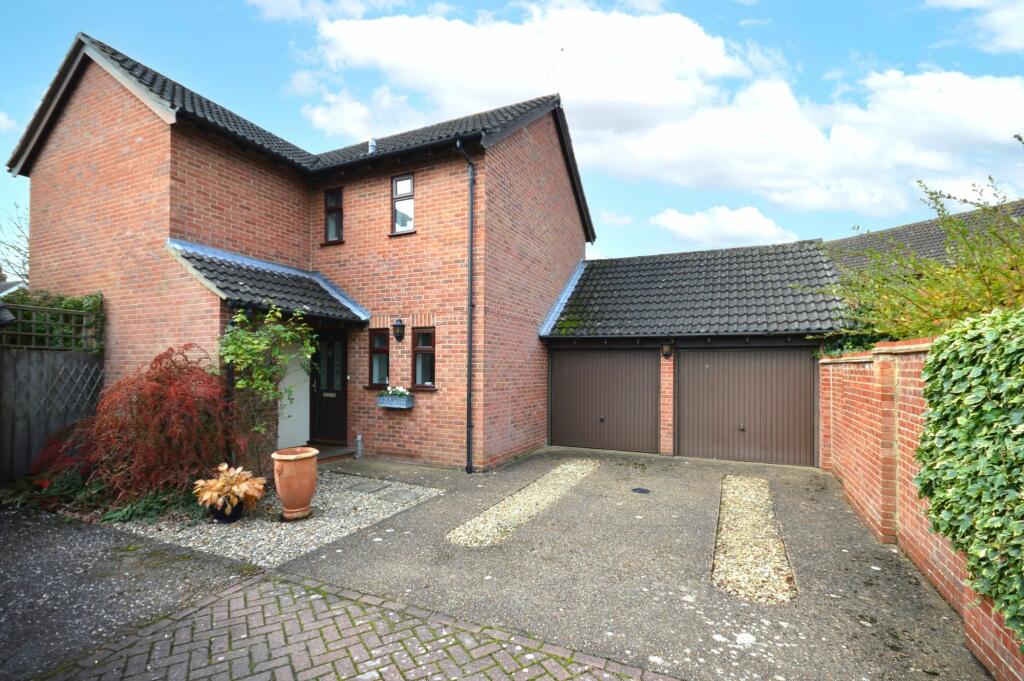 4 bedroom detached house