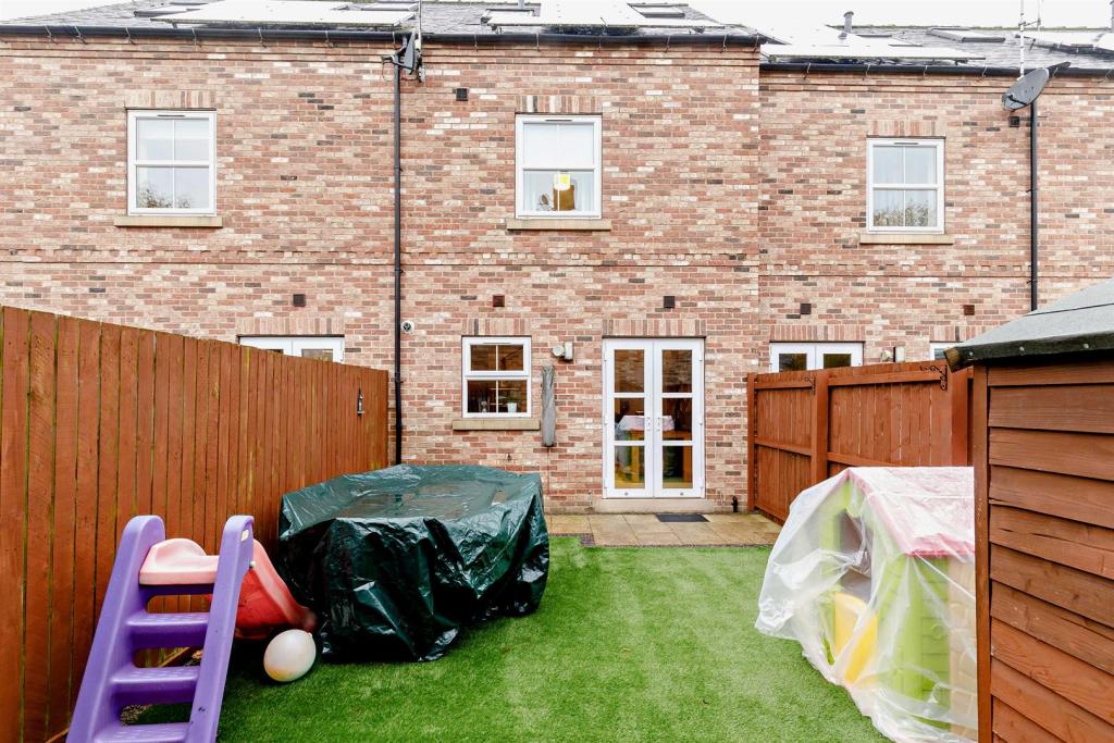 3 bedroom town house for sale in Priest Lane, Ripon, HG4