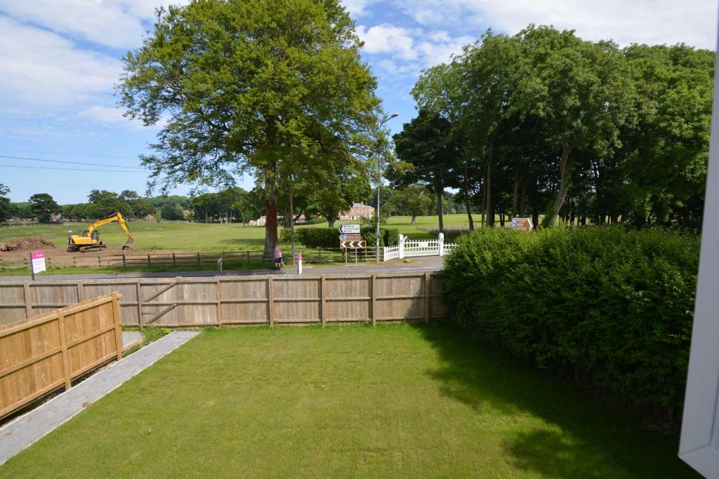 4 bedroom detached house for sale in Sheeprake Lane, Bridlington, East